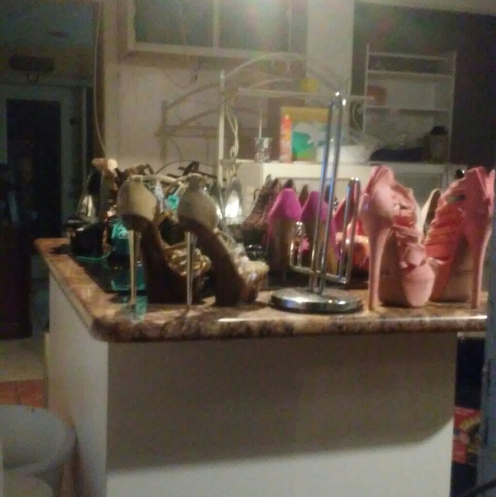 Shoes - Picture 2 of 8